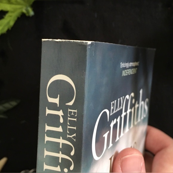 The Janus Stone - by Elly Griffiths - Paperback - Picture 9 of 9